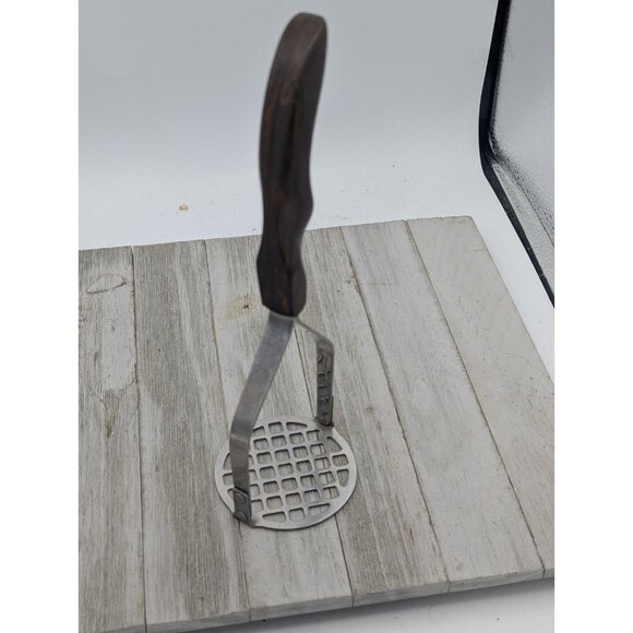 Vintage Cutco No. 14 Potato Masher Brown Swirl Handle Stainless Steel USA - Picture 1 of 12
